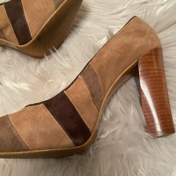 Sz 6M “Gabbey” Calvin Klein Suede Pumps with Wooden Heels - Picture 8 of 9